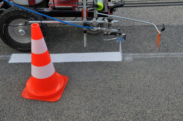 High-Solid-Markierungsfarbe weiß, ab 38 kg