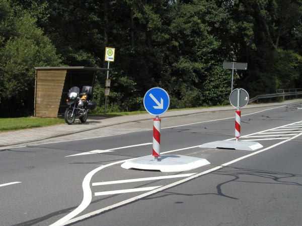 Verkehrsinsel / Mittelinsel